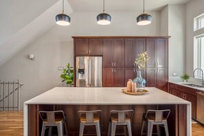 House - Luxury Downtown Getaway With Breathtaking Views (Houston)