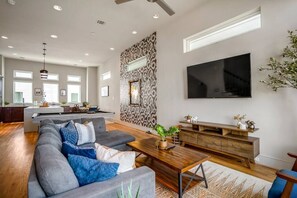 Interior - Luxury Downtown Getaway With Breathtaking Views (Houston)