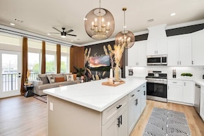 Casa | 4 camere, una scrivania, insonorizzazione, ferro/asse da stiro