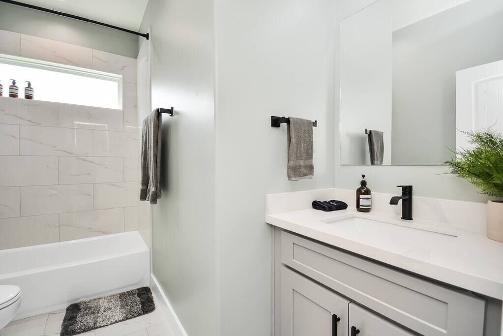 House | Bathroom | Free toiletries, hair dryer