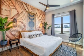 House - Luxury Downtown Home w Rooftop Deck in the Skyline (Houston)