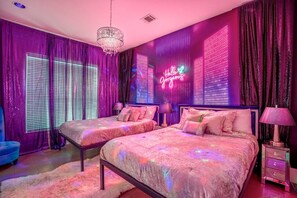House | 4 bedrooms - Luxury Downtown Home w Rooftop Deck in the Skyline (Houston)