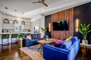 House | 5 bedrooms - Urban Jungle Retreat in the HTX Skyline (Houston)