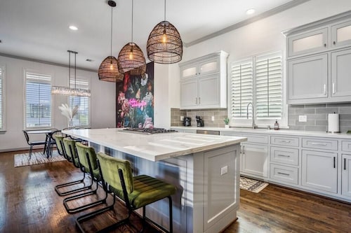 Urban Jungle Retreat in the HTX Skyline