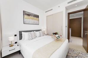 1 bedroom, in-room safe, blackout curtains, iron/ironing board - Maison Privee - Modern & Chic Retreat 10min from Downtown Dubai (Dubai)