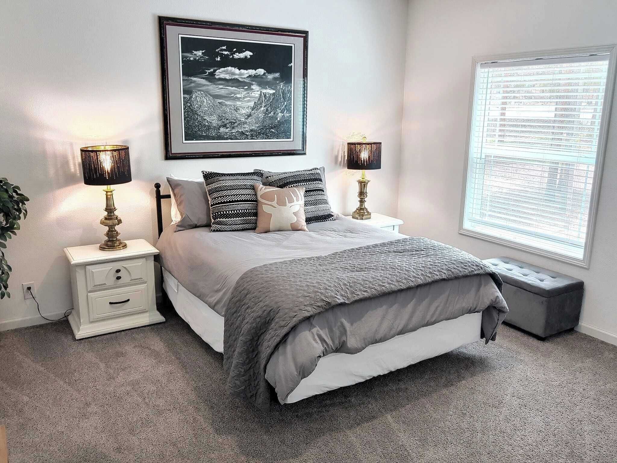 3 slaapkamers, een strijkplank/strijkijzer, reisbedje, wifi