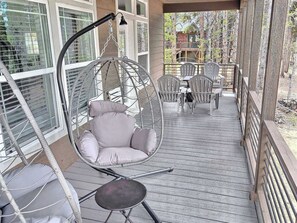 Outdoor dining - Ruby Lane House — 3BR Wooded Leadville Retreat, Mountain Views, Covered Deck (Leadville)