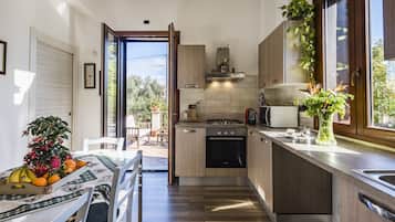 Frigorifero, microonde, forno, lavastoviglie