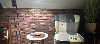 2 Zimmer Wohnung/zentral/bayernähe!
