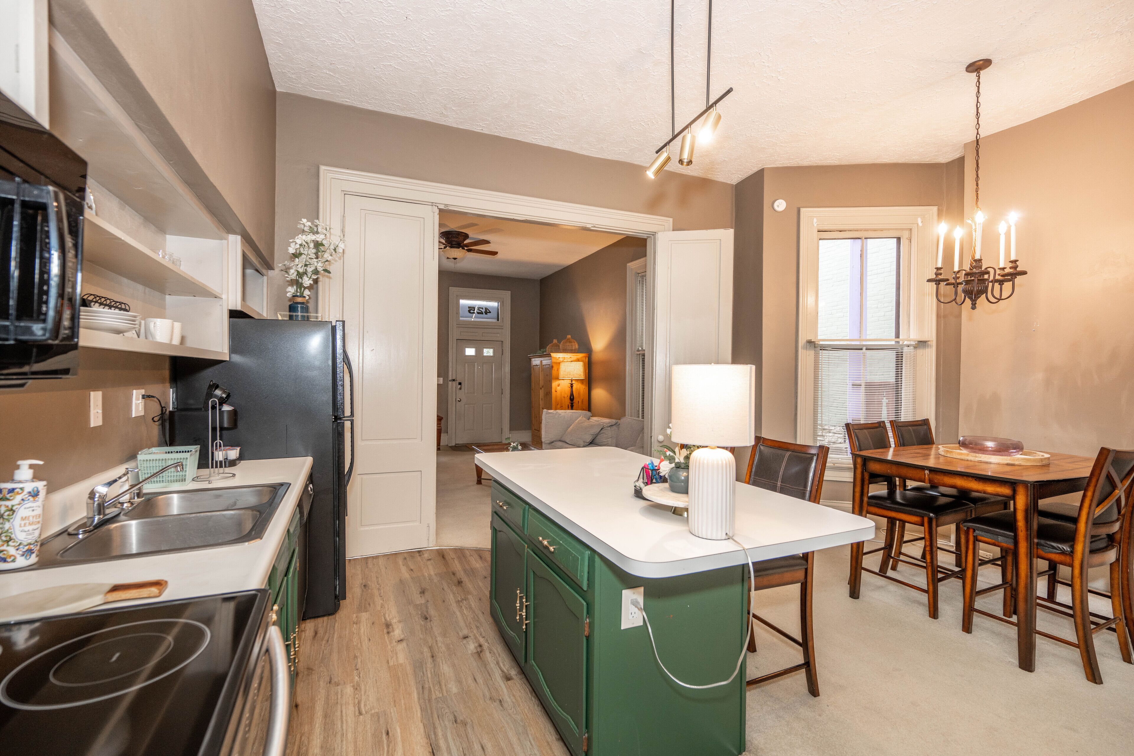 Historic Gem Russell Suite 2 – 1 BDR Perfect for a Couple’s Retreat!