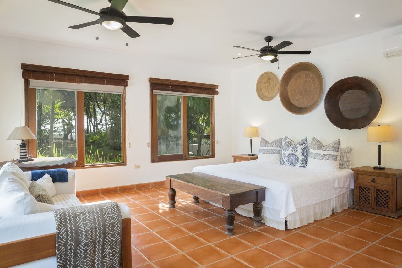 5 bedrooms, travel crib, WiFi (free), bed sheets