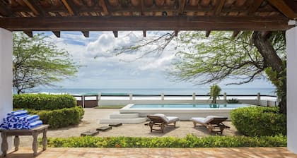 Casa Encantos Beach Front House