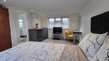 1 bedroom, iron/ironing board, free WiFi, bed sheets