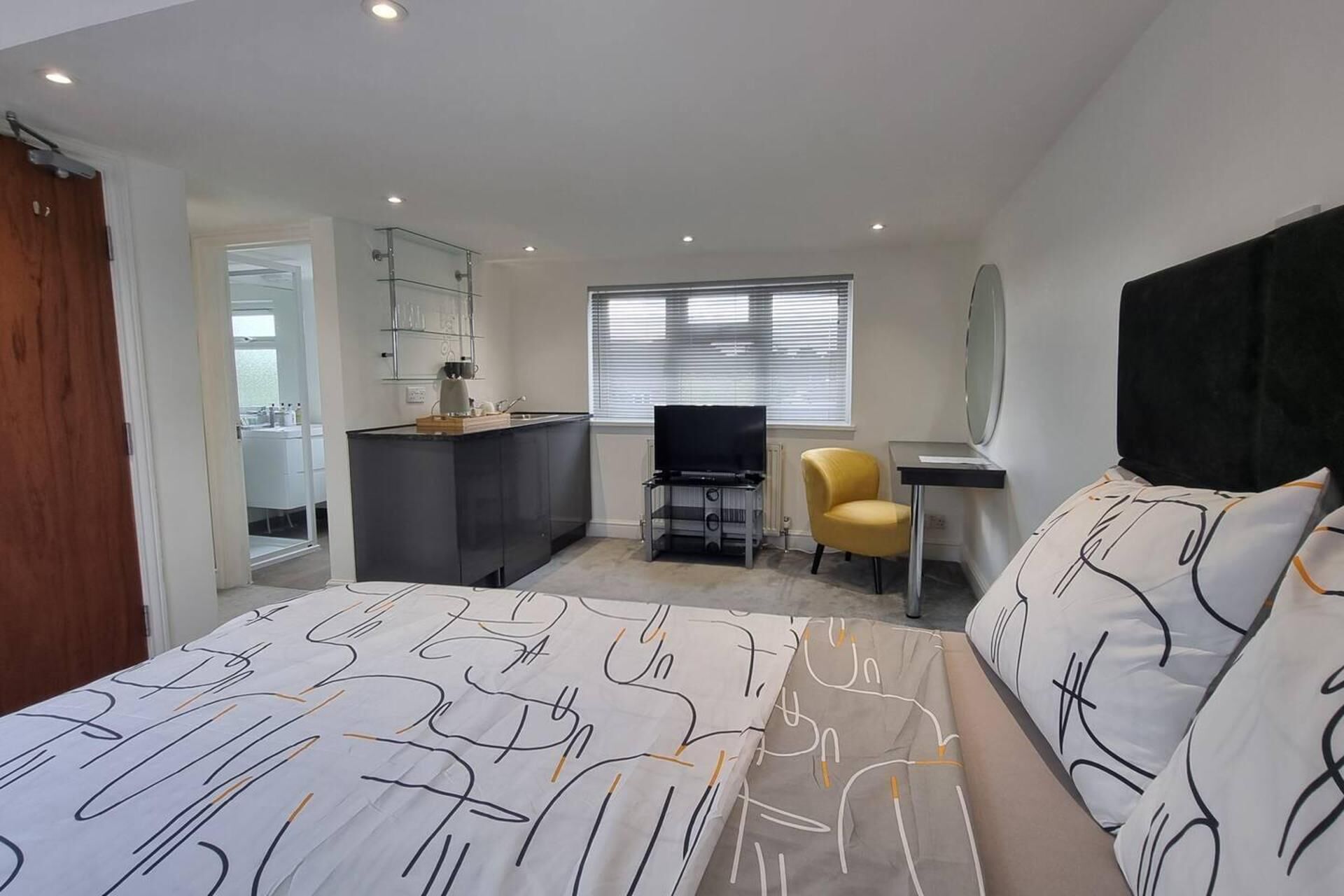 1 bedroom, iron/ironing board, free WiFi, bed sheets