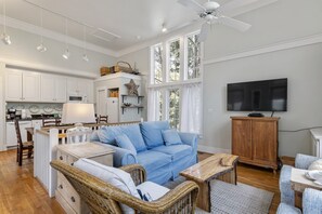 TV - Book for Holiday Stays! Cozy Seaside Cottage Duplex! 2 Bikes! Walk to Beach! (Santa Rosa Beach)