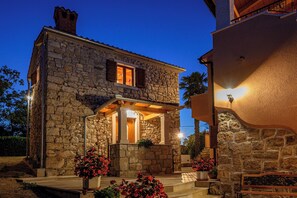 Exterior - Villa Dajana in Zajci - Haus für 8-10 Personen (Podpican)