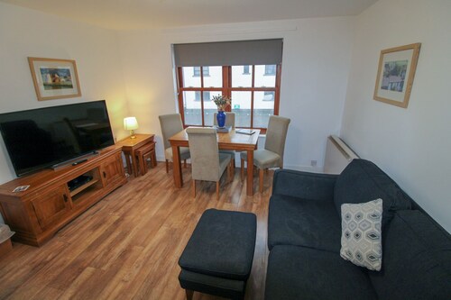Glenmore Hewetson Court Keswick -  a cottage that sleeps 4 guests  in 2 bedrooms