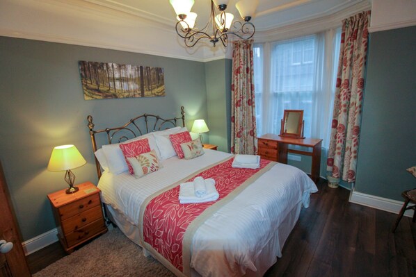 1 soverom, strykejern/-brett, wi-fi (inkludert) og sengetøy