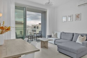 Appartement Luxe | 1 chambre, coffres-forts dans les chambres, rideaux occultants