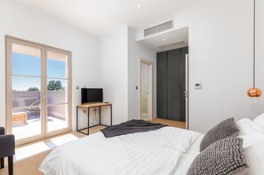 4 bedrooms, iron/ironing board, WiFi, bed sheets - Villa Calma by Villsy (Karlovici)