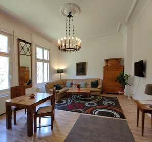 Living area - Holiday flat in historic villa on the edge of the forest (Tabarz)