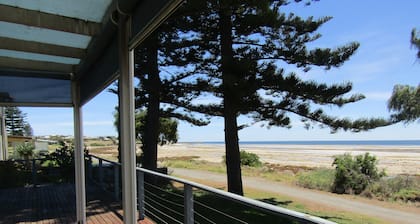 Ocean Devotion - Point Turton - Absolute beachfront! Unlimited free Wifi!