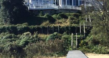 Stunning Oceanfront Family/Executive Retreat