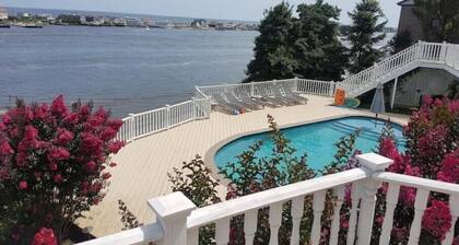 Stunning Oceanfront Family/Executive Retreat