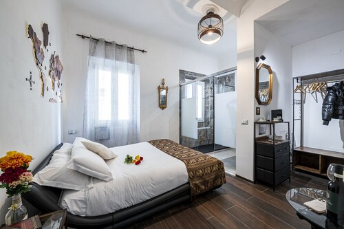 Borgo Ognissanti Suites Stay in the Heart of Florence!  brand new location