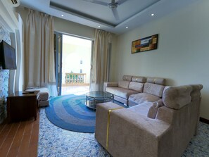Deluxe Apartment | Living area - Magical Beachfront Apartments (Mombasa)