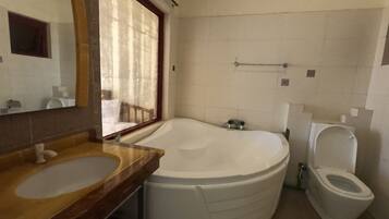 Apartamento Deluxe | Baño | Zapatillas