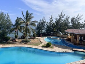 Deluxe Apartment | Beach/ocean view