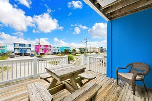 Outdoor dining - Gulf Shores Duplex | Shared Pool | Pet Friendly Beach Retreat (Gulf Shores)