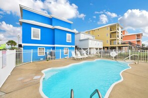 Pool - Gulf Shores Duplex | Shared Pool | Pet Friendly Beach Retreat (Gulf Shores)