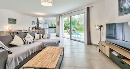 Maison pour 6 -Piscine - 150m de la plage à Arès
