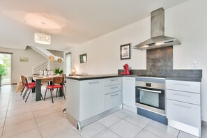 Køleskab, mikrobølgeovn, ovn, opvaskemaskine