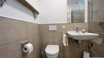 Douche, sĂšche-cheveux