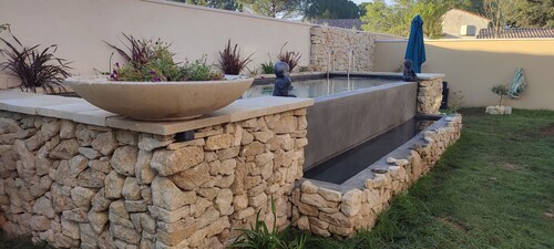 Maison Lumineuse Avec de Beaux Volumes et Piscine