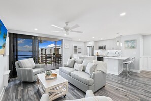 Smart TV - Sweet Sunrise-Stunning 1BDR w/Marco River Views in Olde Marco (Marco Island)