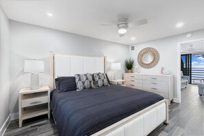 1 bedroom, free WiFi, bed sheets - Sweet Sunrise-Stunning 1BDR w/Marco River Views in Olde Marco (Marco Island)