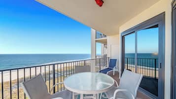 Apartamento Signature, 2 habitaciones, 2 baños | Balcón