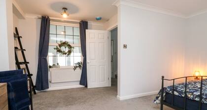1 Ilsham Cottages