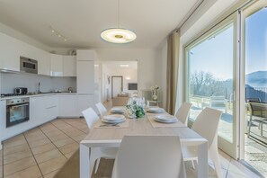 Fridge, microwave, oven, dishwasher - Varenna O Sole Mio_Perledo (Perledo)