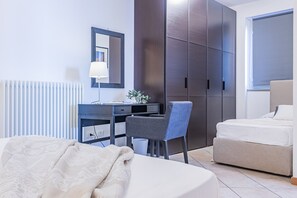 2 bedrooms, iron/ironing board, free WiFi, bed sheets - Jewel of Varenna_varennaholidays (Perledo)