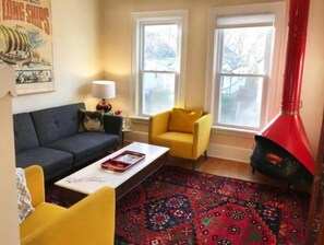 Living area - Private 2BR Artist Apartment in great neighborhood (Milwaukee)