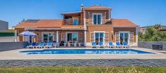 Villa Kambu - Four Bedroom Villa, Sleeps 8