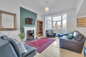 Smart TV - Simply Hove | By My Getaways (Hove)