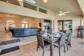 Dining - Endless Summer, Private heated Pool, Gulf Access Canal, Fishing, Free WIFI, (Cape Coral)