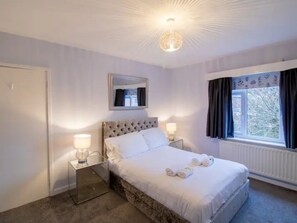 3 bedrooms, iron/ironing board, free WiFi, bed sheets