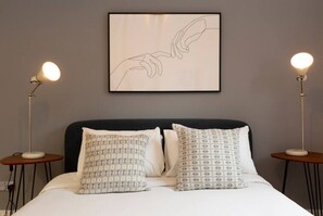 2 habitaciones, tabla de planchar con plancha, wifi y ropa de cama 